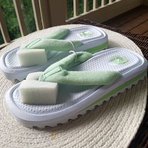 NWT Bijou! Sandals